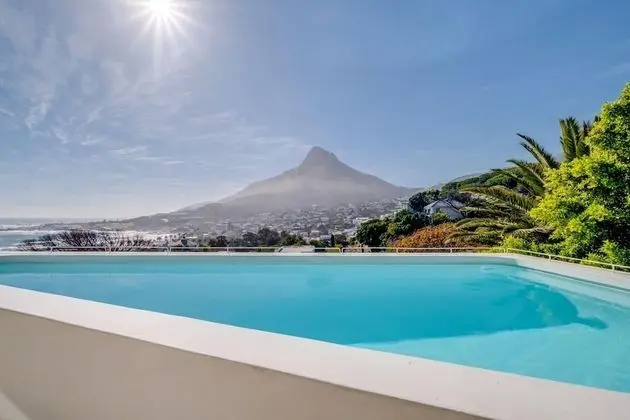 Six Bedroom Holiday Villa on Three Levels With Private Pool Silvertree - Öne Çıkan Resim