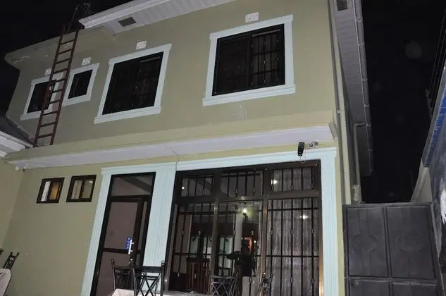 Six Eight Motel