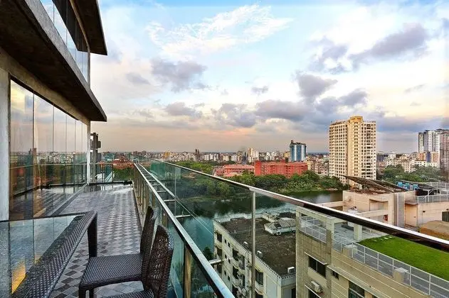 Six Seasons Hotel