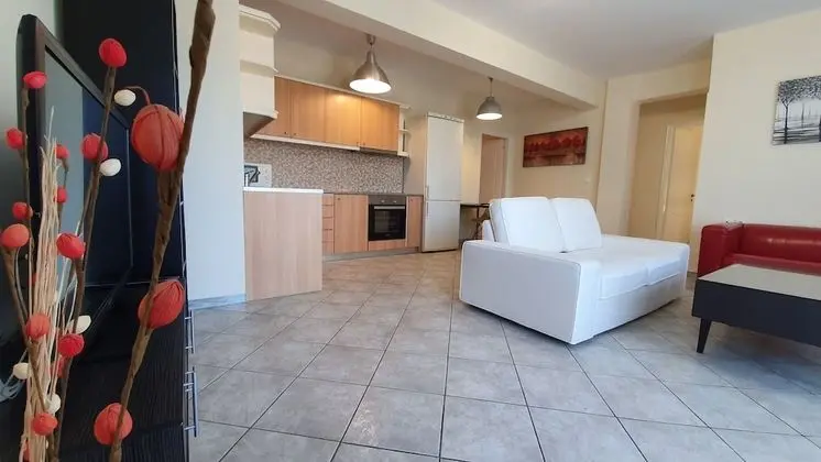 SK-George's Apt. by the Sea and Airport