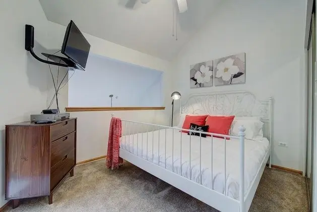 Ski-in Downtown Breckenridge Condo - Oda