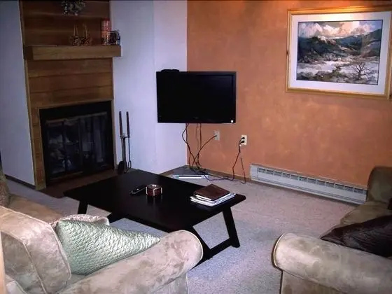 Ski Hill 18 Downtown Condos with on-site Hot Tub - Oda