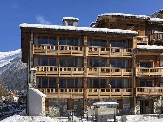 Hotel Ski Lodge
