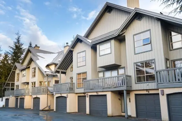 Ski In/out, Great Location, Free Shuttle Bus!