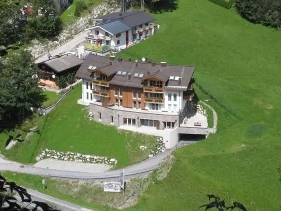 Ski In, Ski Out in Saalbach near Zell am See Xpress - Havuz