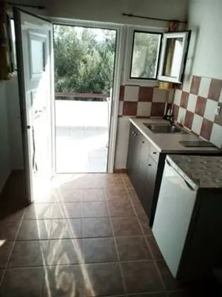 Skiathos Young GuestHouse - Mutfak