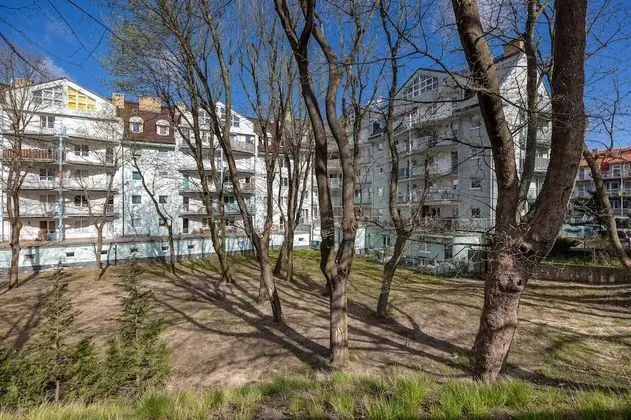 Sklodowskiej-curie Apartments by Renters