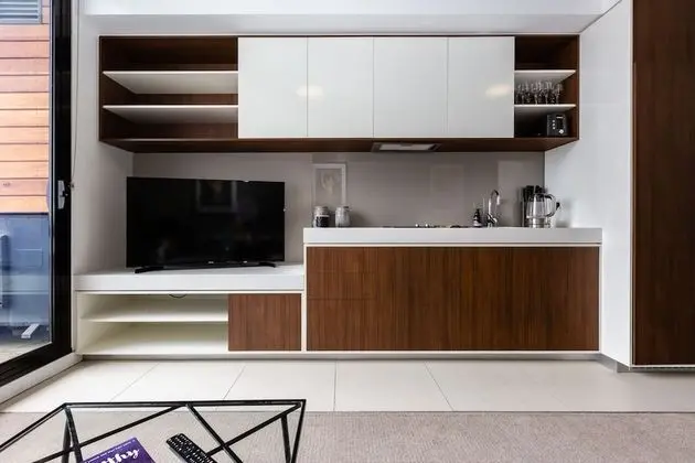 Sky 1 BDR South Yarra Apartment - Mutfak