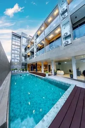 Sky Beach Maldives Hotel - Havuz