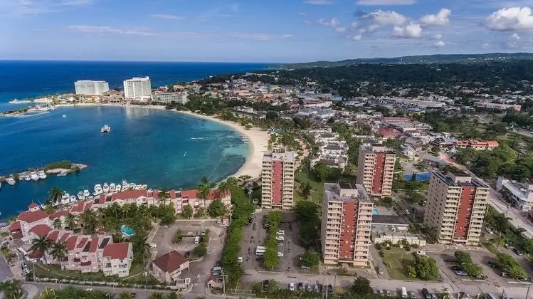 Sky Blue Beach Studio at Turtle Tower