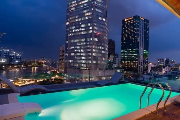 Sky Gem Central Hotel - Havuz