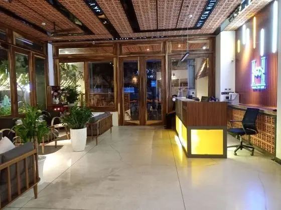 Sky Gem Central Hotel - Lobi