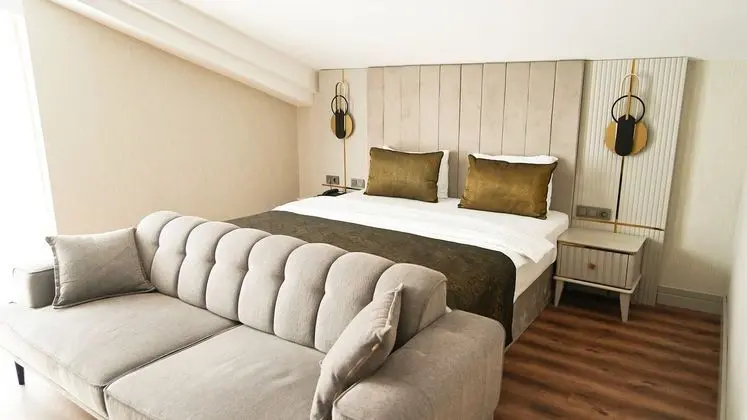 Sky Hill Hotel