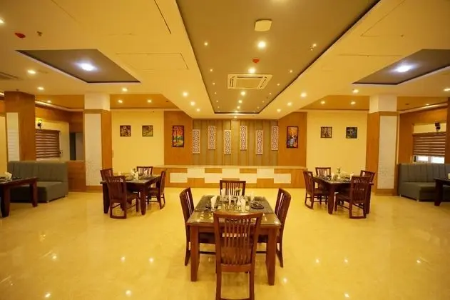 The Sky Imperial Shahi Hotels & Resort - Yerinde Yemek