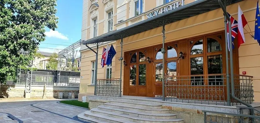Sky Hotel Kraków - Dış Mekan