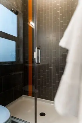 Sky Mark Lux 1 - Modern Elegance In Downtown Seattle - Banyo Özellikleri