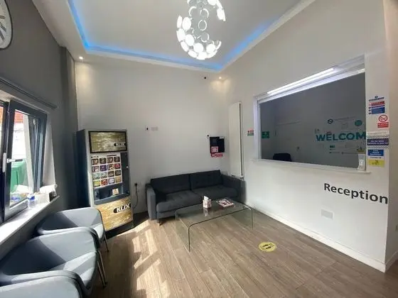 Sky Nights Hotel London Heathrow - Lobi