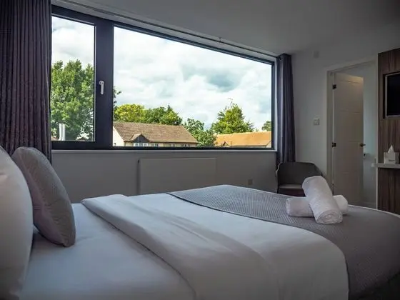 Sky Nights Hotel London Heathrow - Öne Çıkan Resim