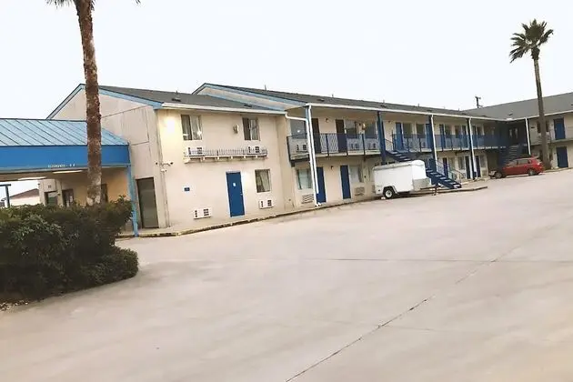 Sky Palace Inn By Jasper Near AT&T Center - Dış Mekan
