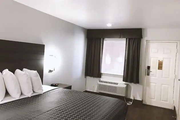 Sky Palace Inn By Jasper Near AT&T Center - İç Mekan