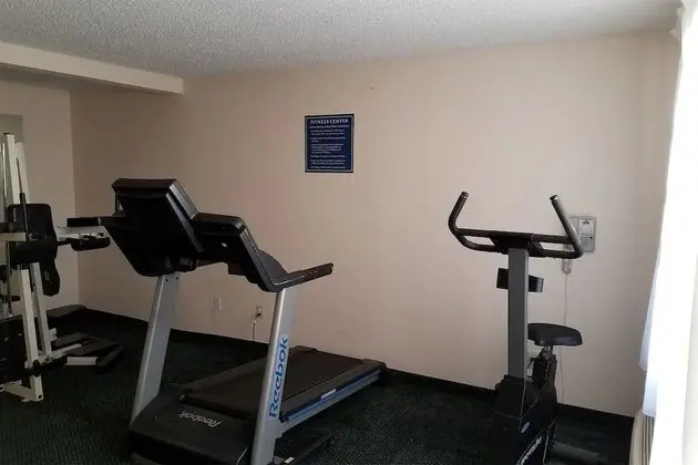 Sky-Palace Inn & Suites Wichita East - Fitness