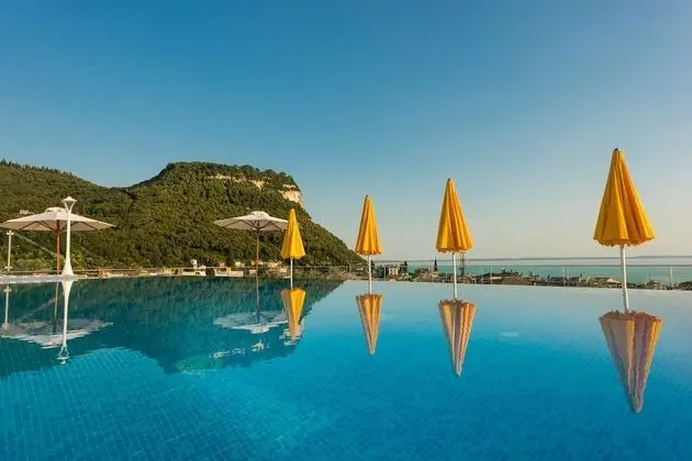 Sky Pool Hotel Sole Garda - Öne Çıkan Resim