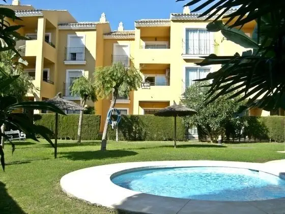 Sky Sea Holidays Puerto Banús - Havuz