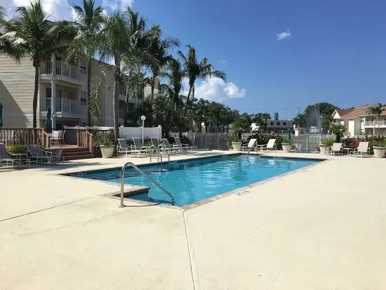 Sky4 Property - Havuz