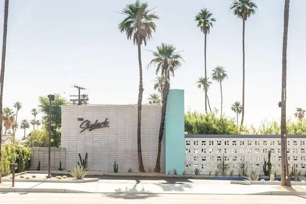 Skylark Hotel