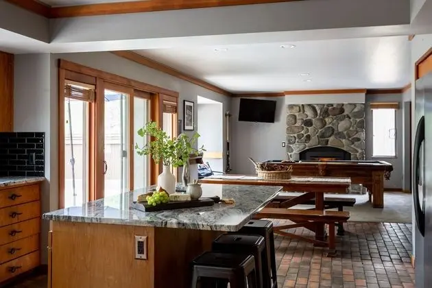 Skylight by Avantstay Elevated Mountain Home w/ Hot Tub, Billiards, Large Patio - İç Mekan