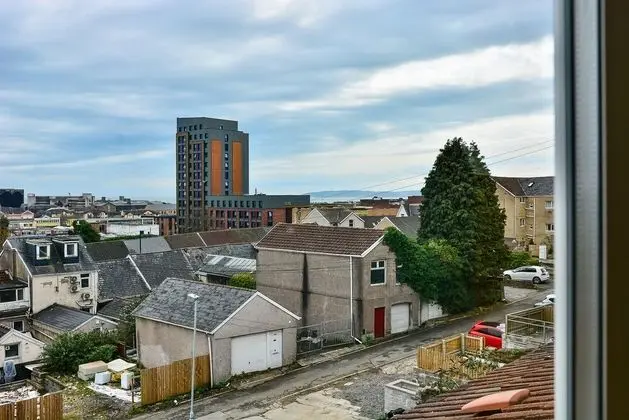 Skyline 3-bed House in Swansea