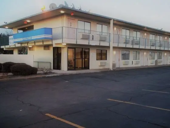 Skyline Inn