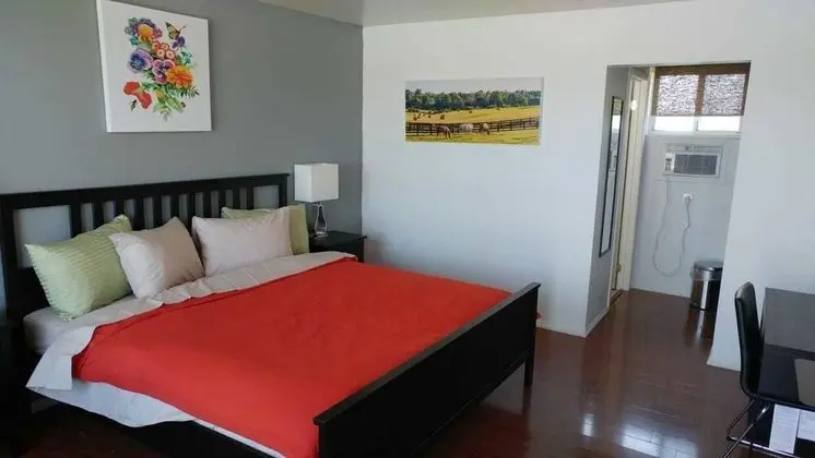 Skyview Motel