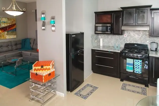 Skyview Manor Guest Apartments - Mutfak