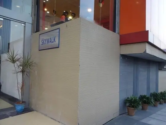 Skywalk Hotel