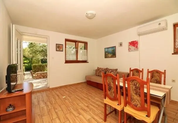 Slađa - 150 m From Beach - A1