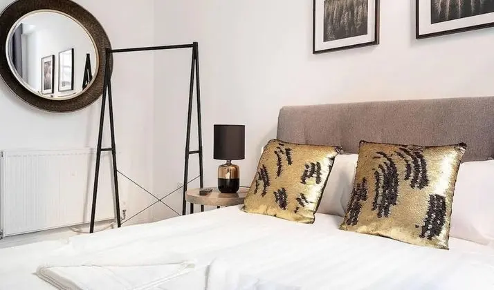 Slater Street Apartments - Perfect for Nightlife