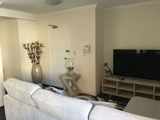 Sleek apartment Unit 87 - Öne Çıkan Resim