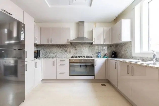 Sleek & Sophisticated 2BR With Study Within Downtown Dubai! - İç Mekan