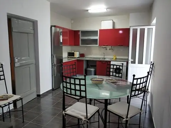 Sleep & Go Faro Airport Guest House - Mutfak