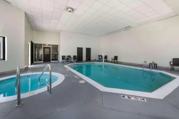 Sleep Inn & Suites Chesapeake - Havuz