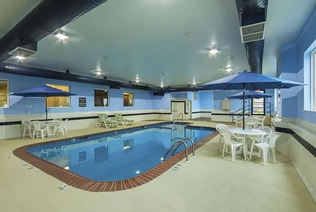 Sleep Inn & Suites Danville - Havuz