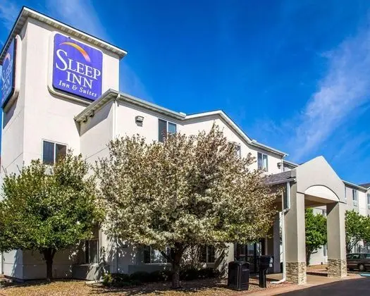Sleep Inn & Suites Davenport Area
