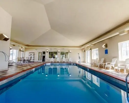 Sleep Inn & Suites Evansville - Havuz