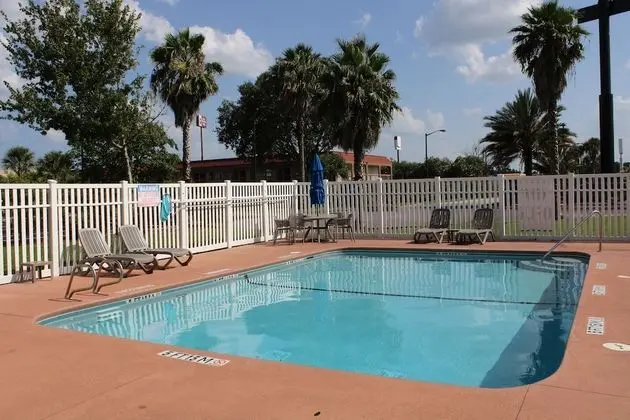 Sleep Inn & Suites - Havuz