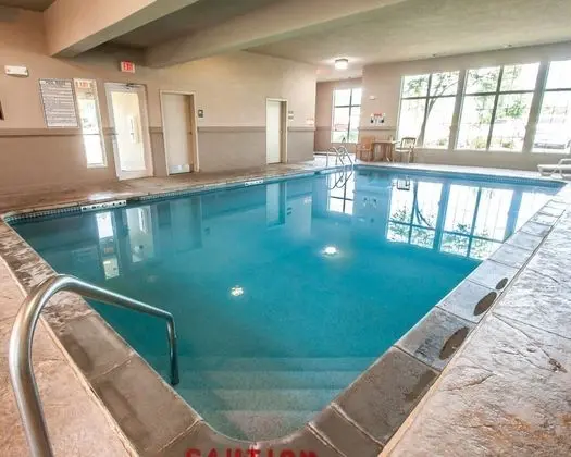Sleep Inn & Suites Lake of the Ozarks - Havuz