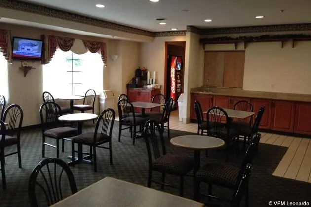 Sleep Inn & Suites (Lincoln Park)