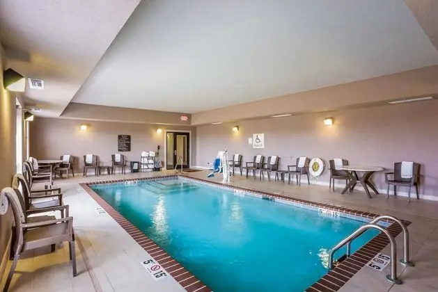 Sleep Inn & Suites Mississippi River - Havuz
