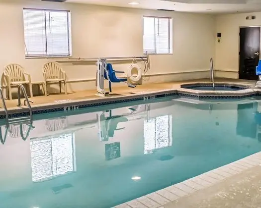 Sleep Inn & Suites Monticello - Havuz