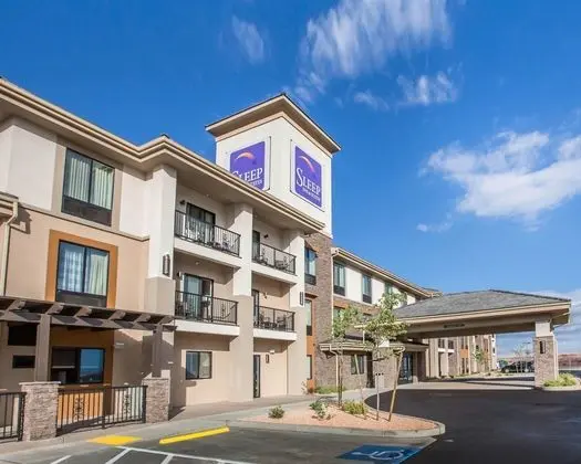 Sleep Inn & Suites Page - Öne Çıkan Resim